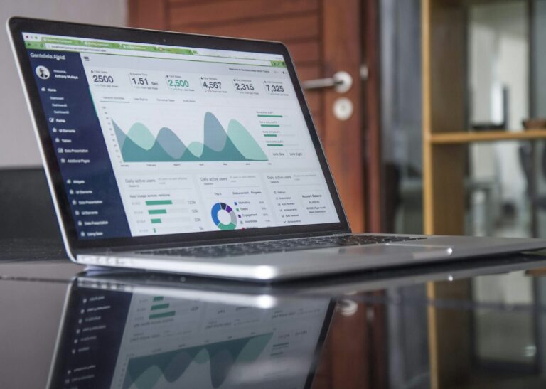 Non-Branded Organic Traffic vs. Branded Search: A Framework for Measuring Real SaaS SEO Growth